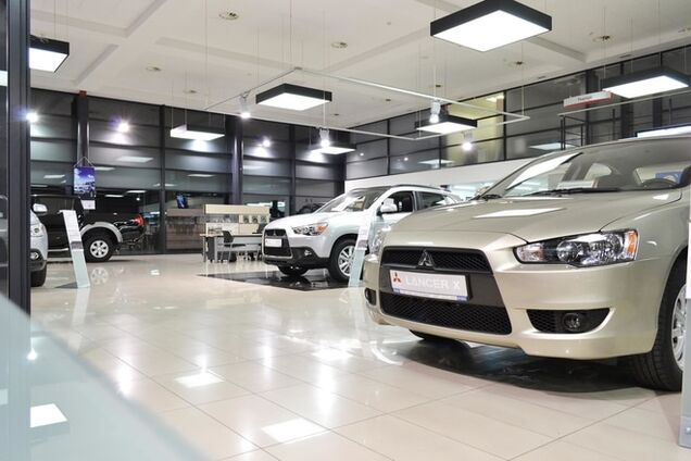 Автодилеры не планируют понижать цены