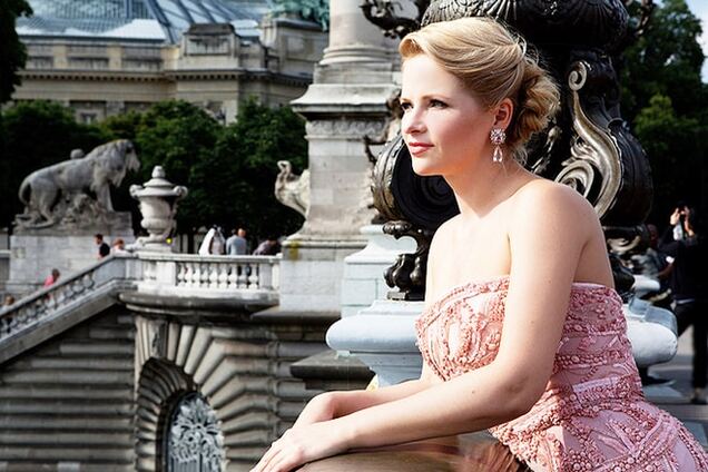 Кого Песков поменял на Навку: история женщины, с которой пресс-секретарь Путина прожил 18 лет