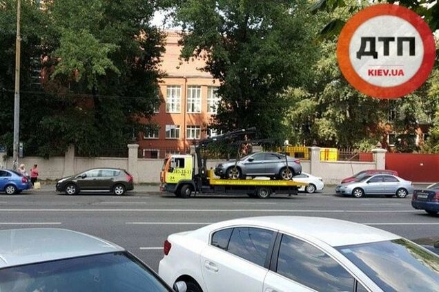 В Киеве полиция успела эвакуировать 36 автомобилей