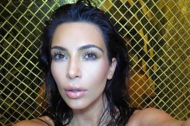 Ким Кардашьян подтвердила свою беременность обнаженным селфи: фотофакт