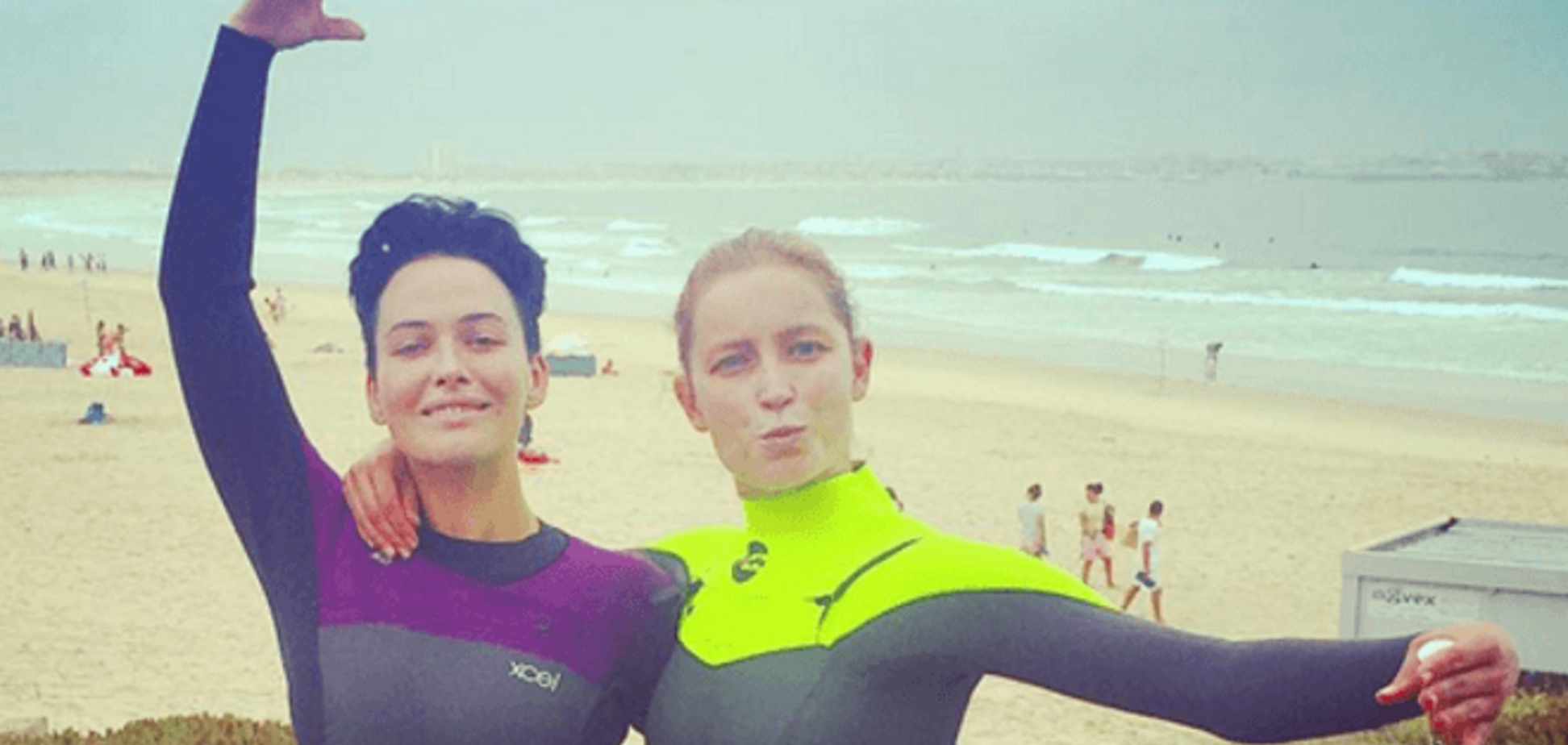 Как Даша Астафьева училась серфингу на отдыхе в Португалии: опубликованы фото