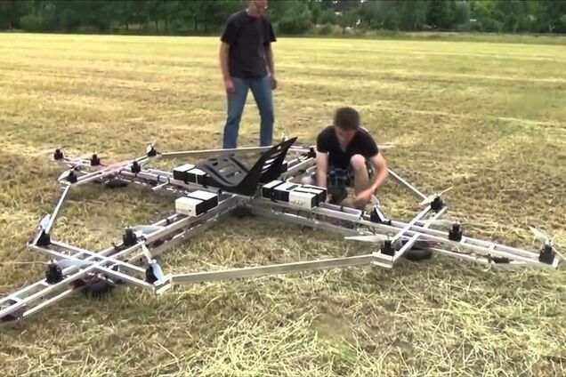 В Голландии инженер создал автономный пассажирский квадрокоптер