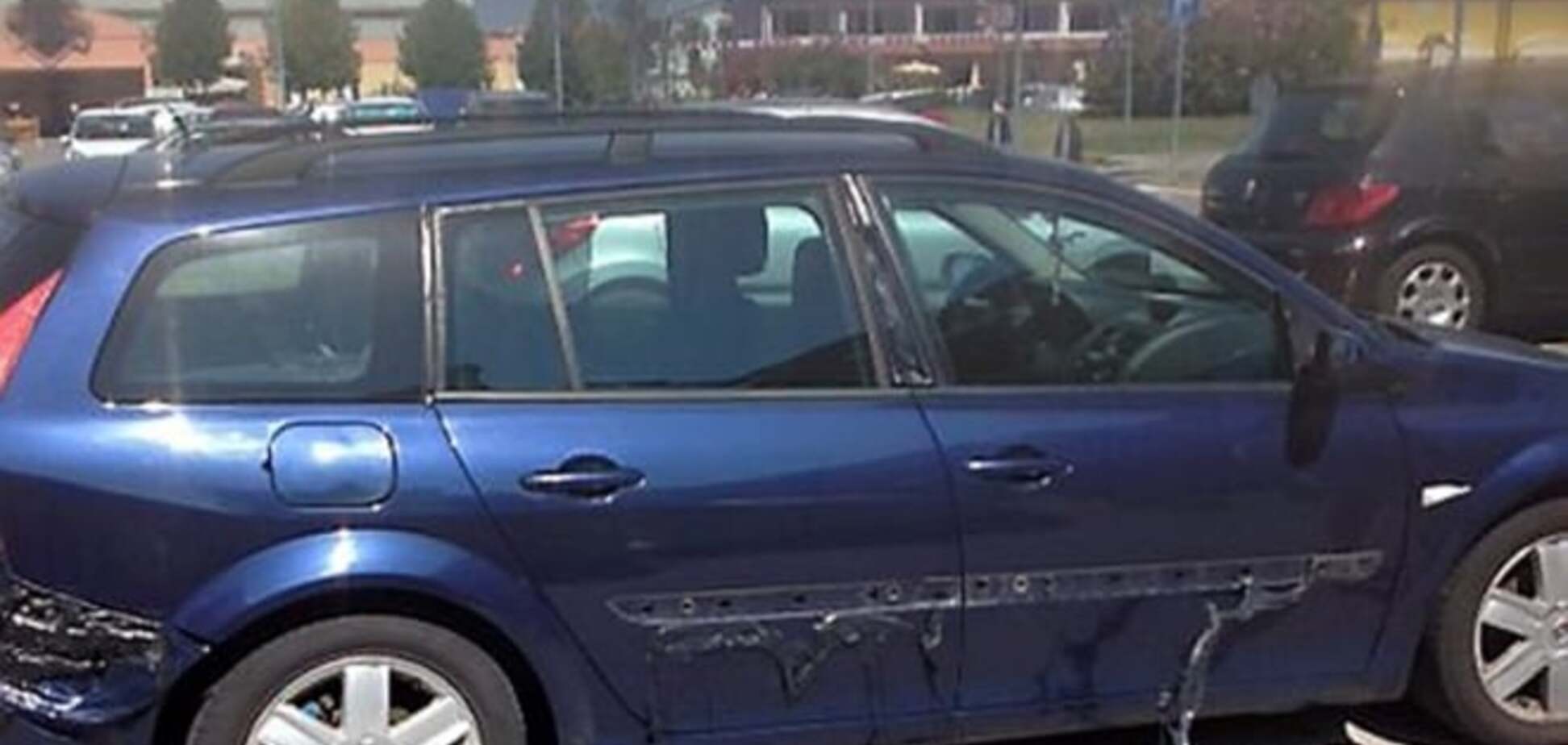 В Італії автомобіль розплавився від спеки: відео залишків