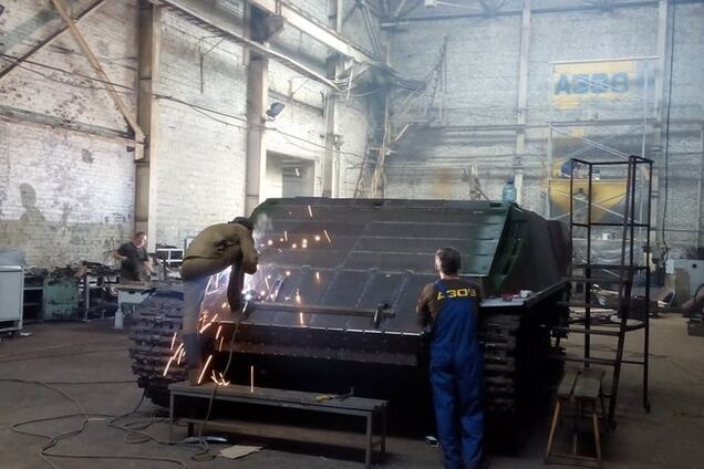 'Укроборонпром' обзавидуется. Волонтер показал, какую 'суперброню' делают 'Азовцы' на заводе: фотофакт