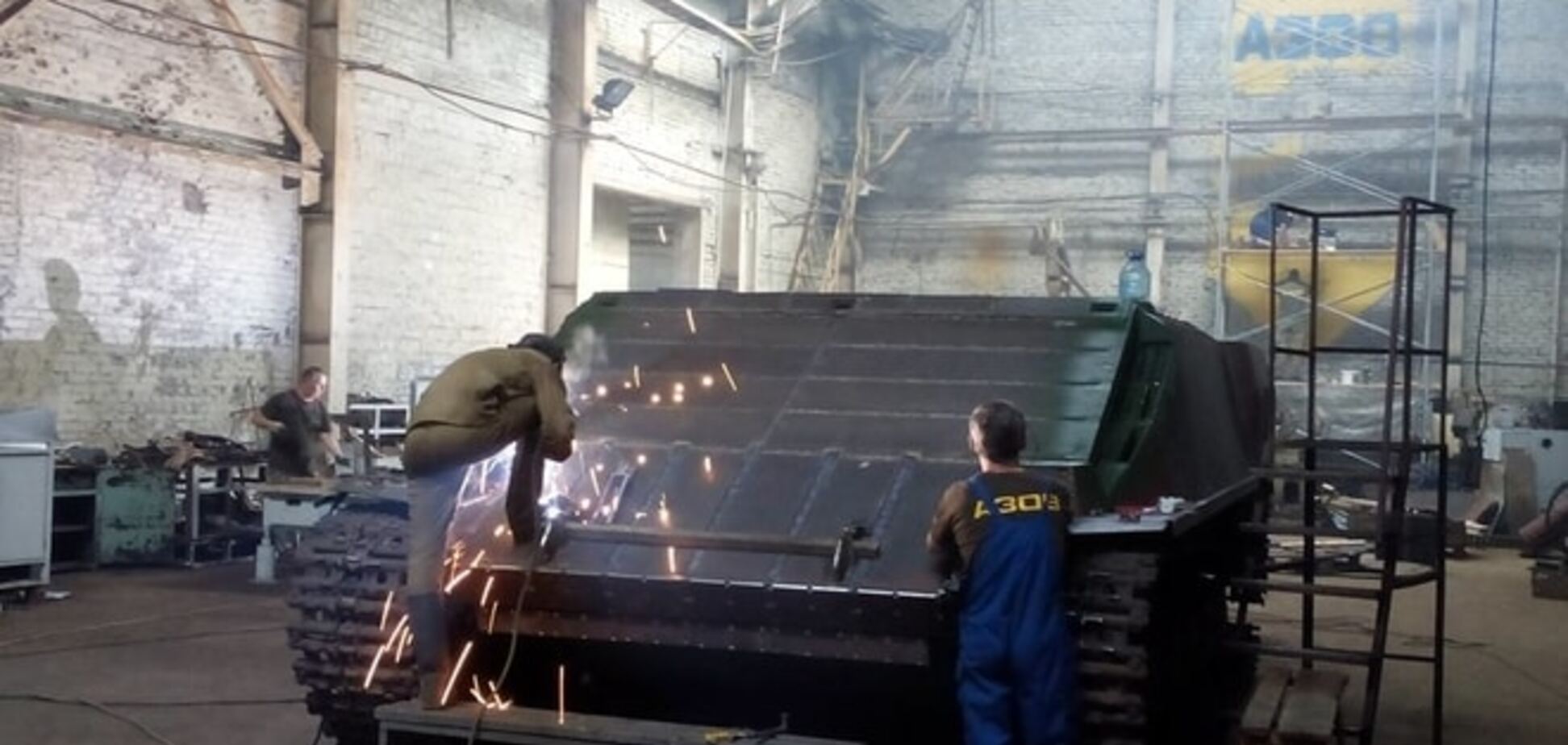 'Укроборонпром' обзавидуется. Волонтер показал, какую 'суперброню' делают 'Азовцы' на заводе: фотофакт