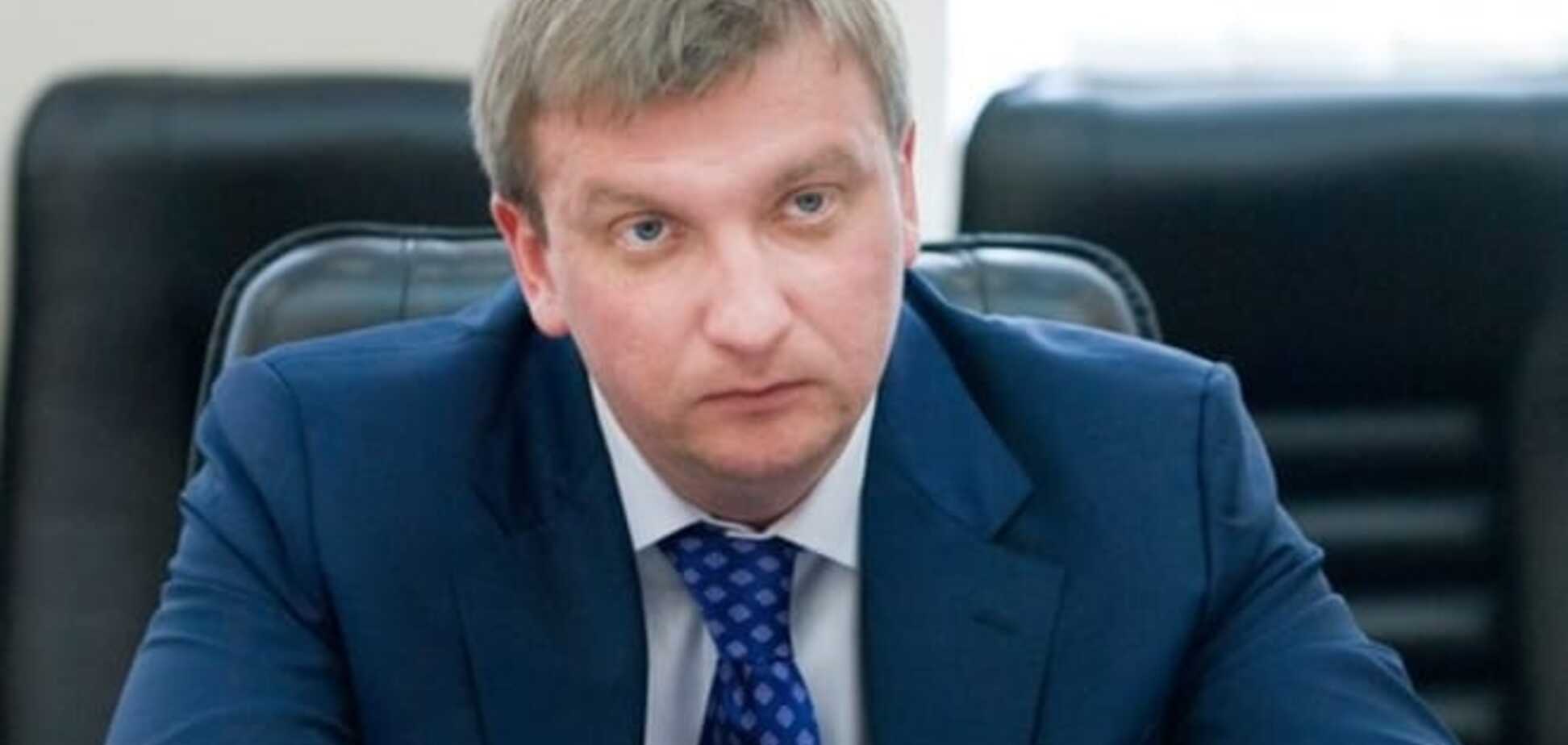 Аппаратчик Петренко незаконно пристроил свою жену в Минюсте