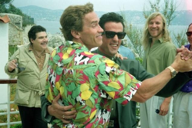 Редкие снимки знаменитостей, на которых они дурачатся как дети