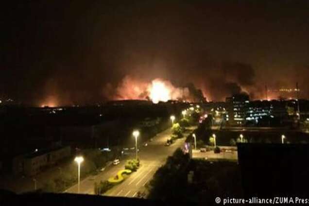 Сотні поранених унаслідок вибухів у китайському місті Тяньцзінь