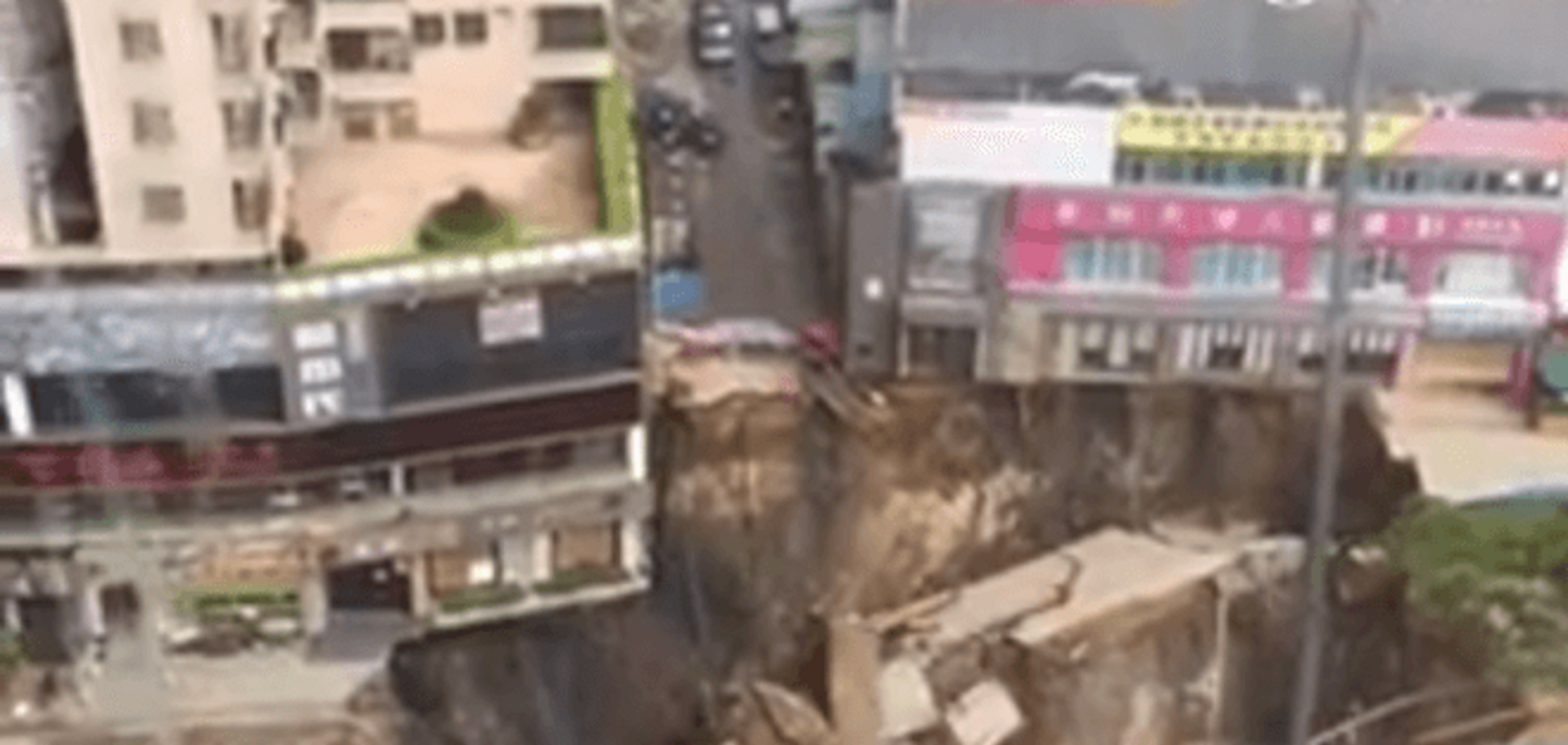 В Китае развалилось метро: есть погибший. Жуткое видео