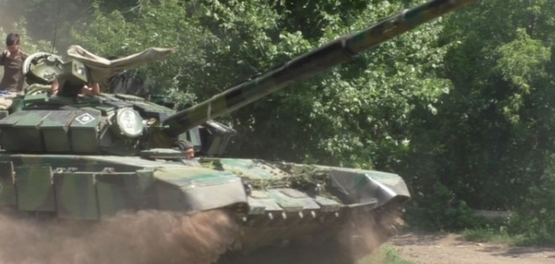 'Броня в 7 пачок маргарину': танкісти-терористи викликали ЗСУ на дуель