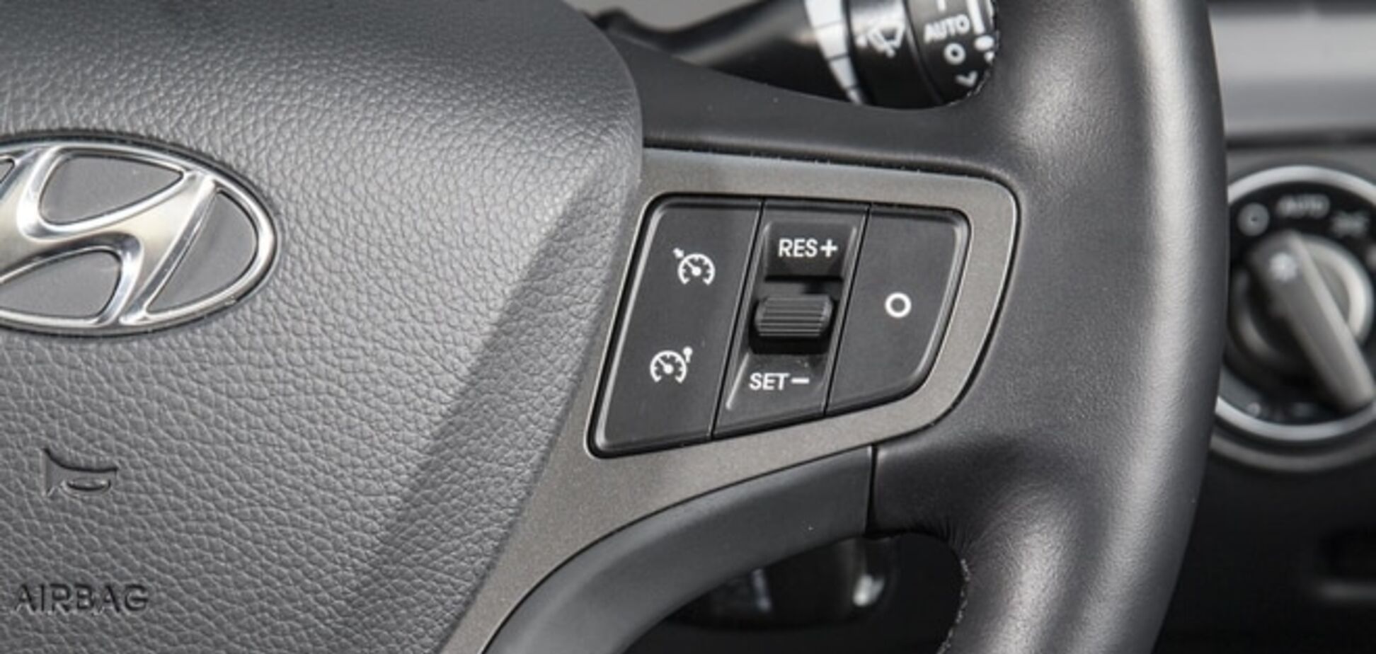 Россиянин через суд требует запретить продавать корейские автомобили