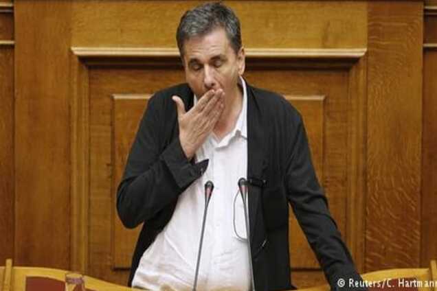 Парламент Греції цілу ніч обговорював умови отримання кредиту