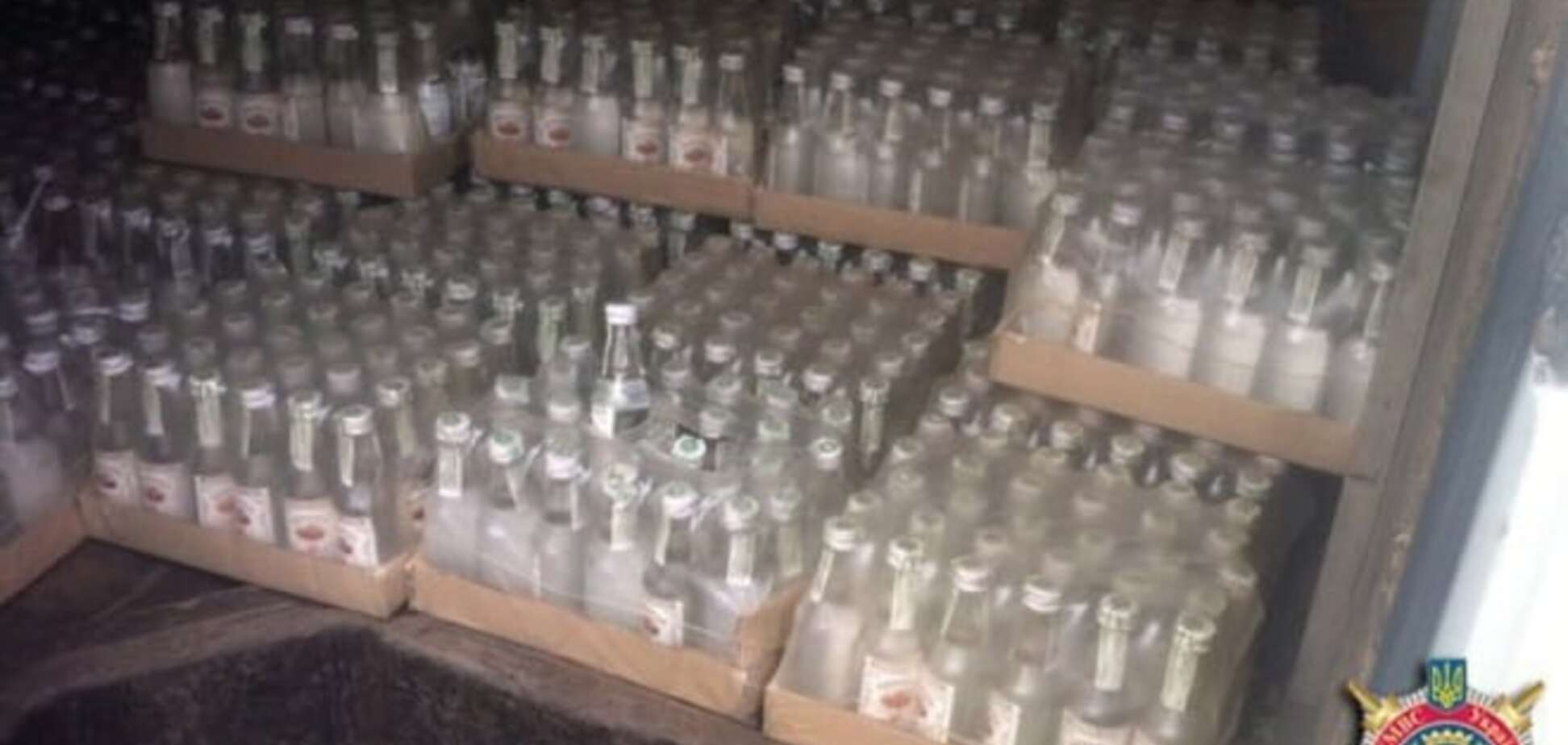 На Донеччині на блокпосту вилучили горілки на 40 тис. грн: фотофакт