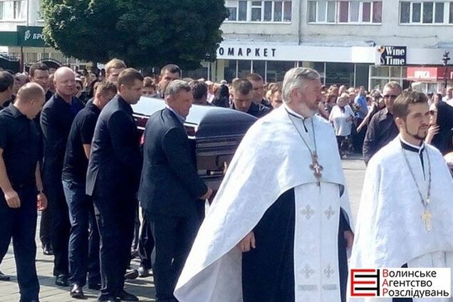 В Луцке попрощались с Еремеевым: его тело повезли в родное село