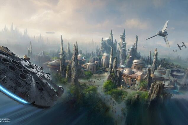 'Диснейленды' порадуют детишек огромными 'Звездными войнами': яркие фото