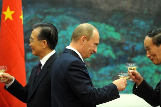 Западу нужно остановить Путина в Украине, чтобы потом не воевать с Китаем - иноСМИ