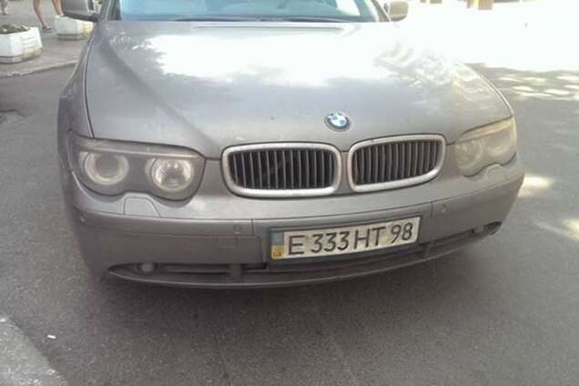 Провал Штирлица: россиянин неудачно замаскировал свой автомобиль в Киеве