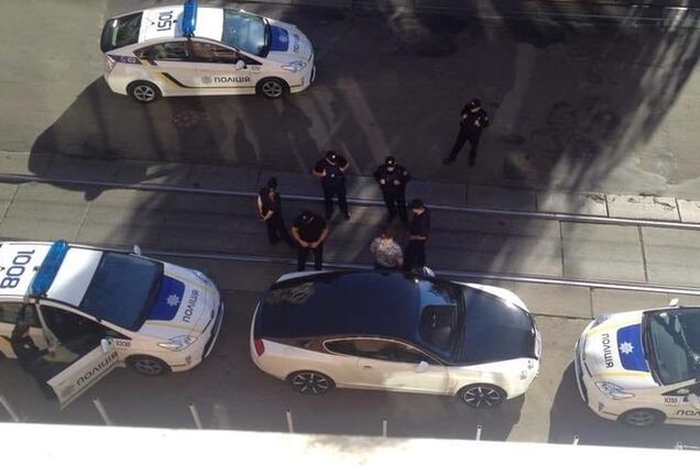 Водитель Bentley, который разбрасывался долларами – 'большой меценат'