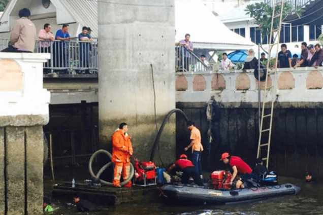 Центр Бангкока потрясли два новых взрыва: видеофакт