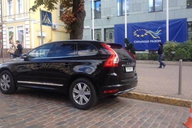 Ездит пьяным, хамит, нарушает: немецкий дипломат снова отличился в Киеве