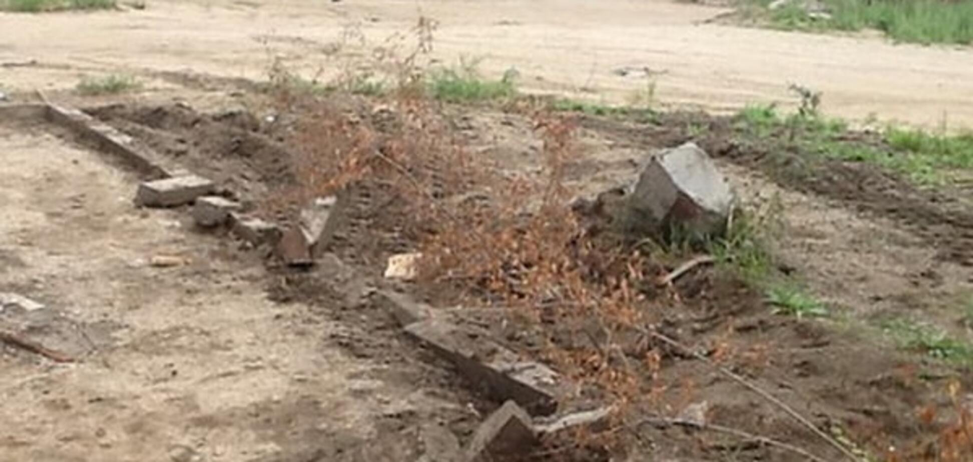 В России пьяные вдрызг военные устроили 'автородео' на угнанном БТР: фотофакт