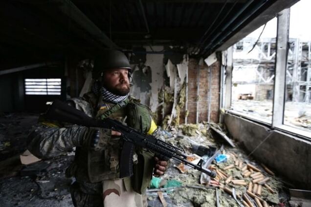 'Аэропорт' Сергея Лойко: 'Серого цвета в мире больше не было. Только черный...'