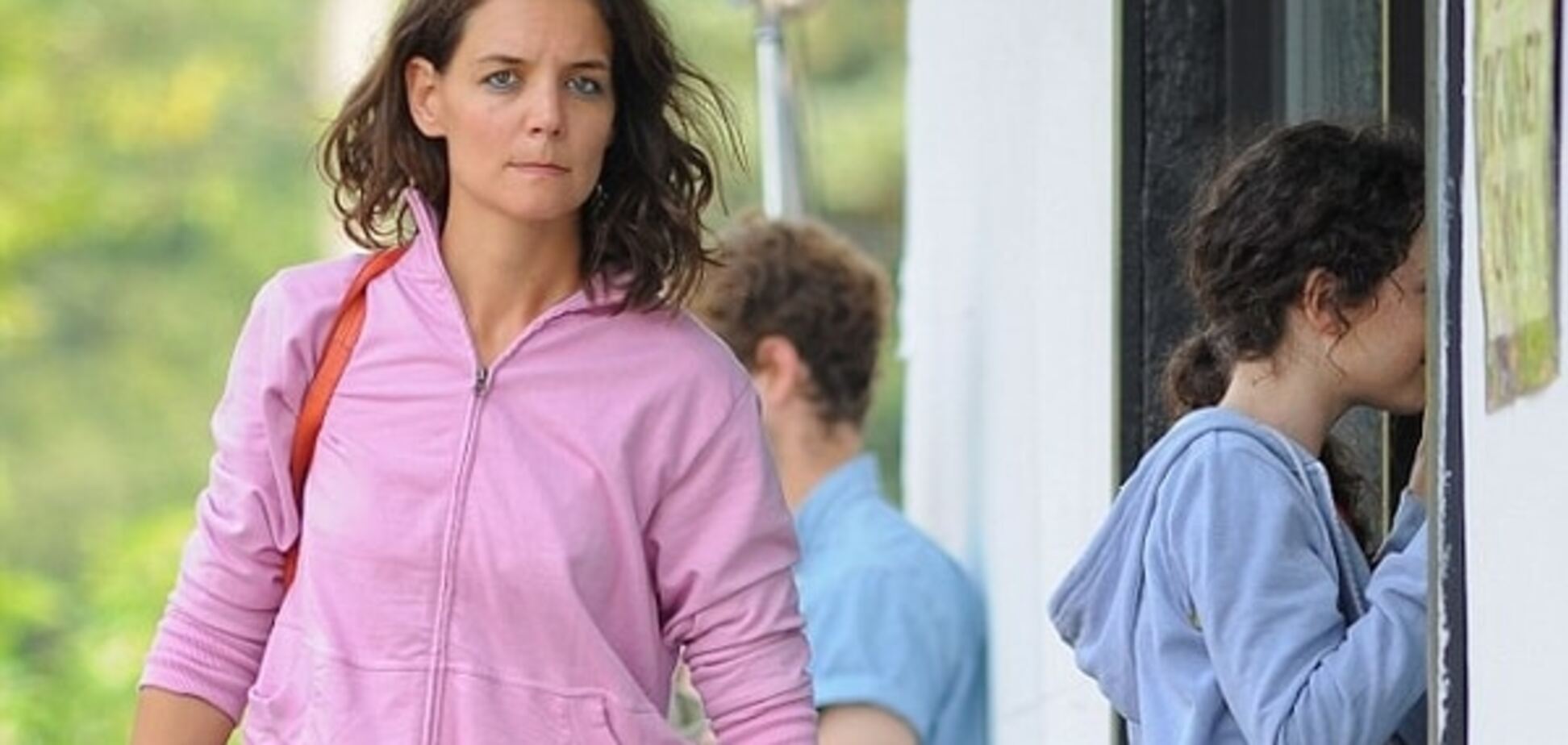 Кэти Холмс шокировала зияющей дырой на месте зуба