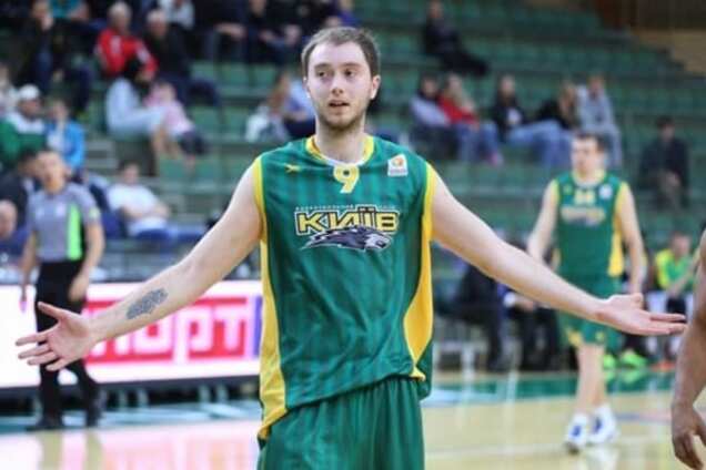 Испанский защитник отчислен из сборной Украины