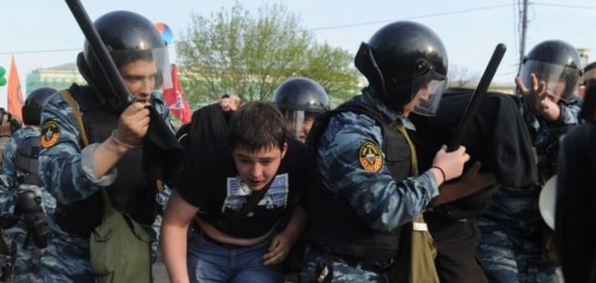 'Було дуже страшно': у Москві натовп ОМОНу побив дітей на фестивалі. Опубліковані фото і відео