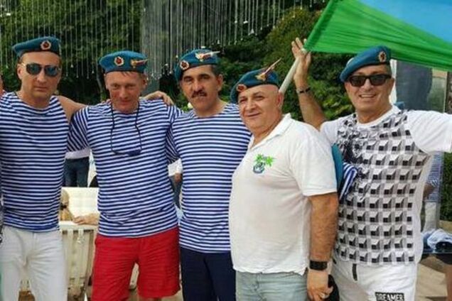 На второй день свадьбы секретарь Путина явился в берете ВДВ: фотофакт