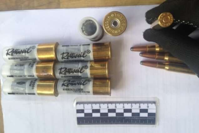 Икона, патроны и монеты: житель Луганщины хотел вывезти контрабанду в Россию