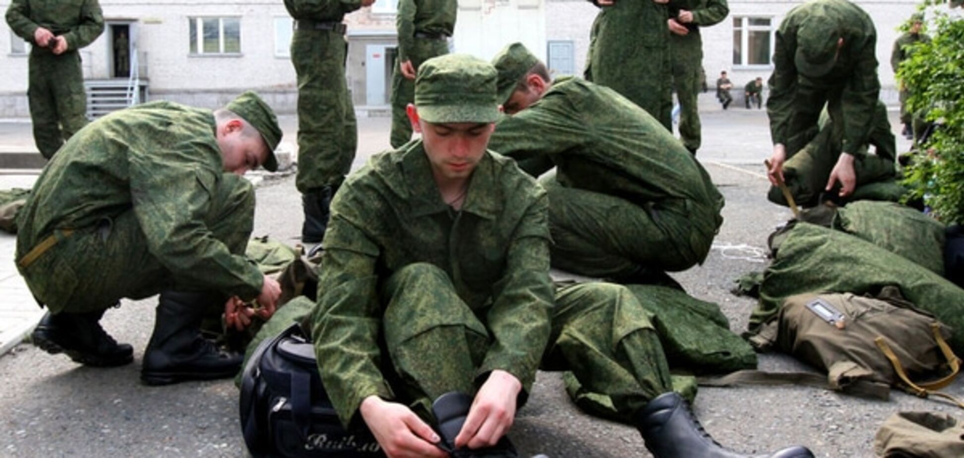 На Ривненском полигоне новобранцы мерзнут без одежды и спальников