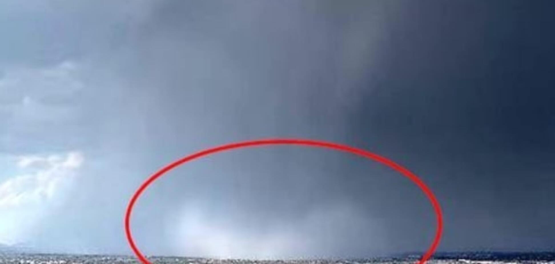 Американец снял редкое природное явление, когда взрывается дождевая бомба: уникальные кадры