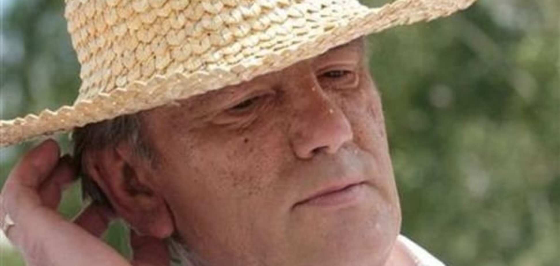 Ющенко стал 'главным' украинским пчеловодом на празднике пчел в Польше