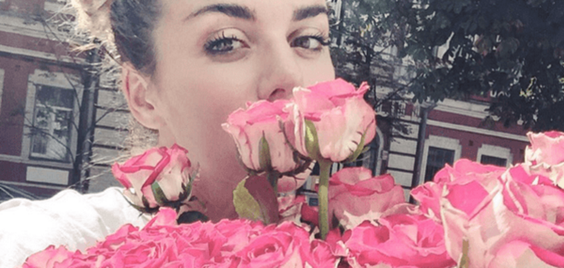 Седокова хорошо провела время с сотней роз и красотками из 'ВИА Гры'