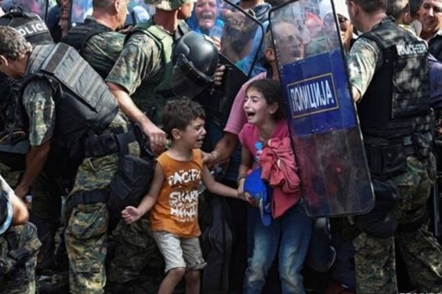 На границе Греции и Македонии скопились тысячи мигрантов - СМИ