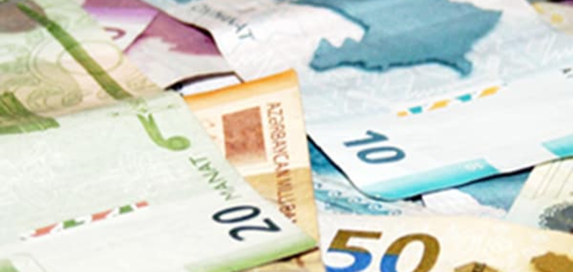 Ланцюгова реакція: в Азербайджані почалася валютна паніка
