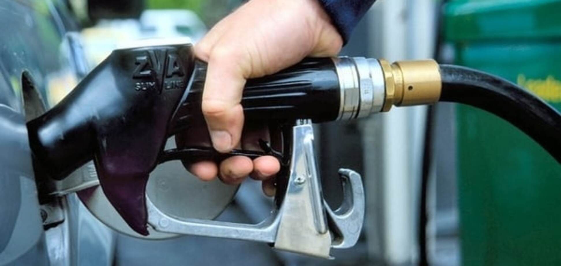 Нефтяное падение: почему не падают цены на бензин в Украине