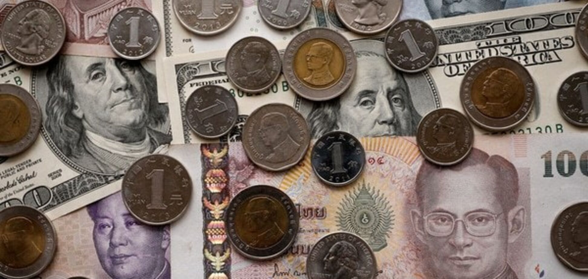 На валюти країн екс-СРСР чекає сильна девальвація - Bloomberg