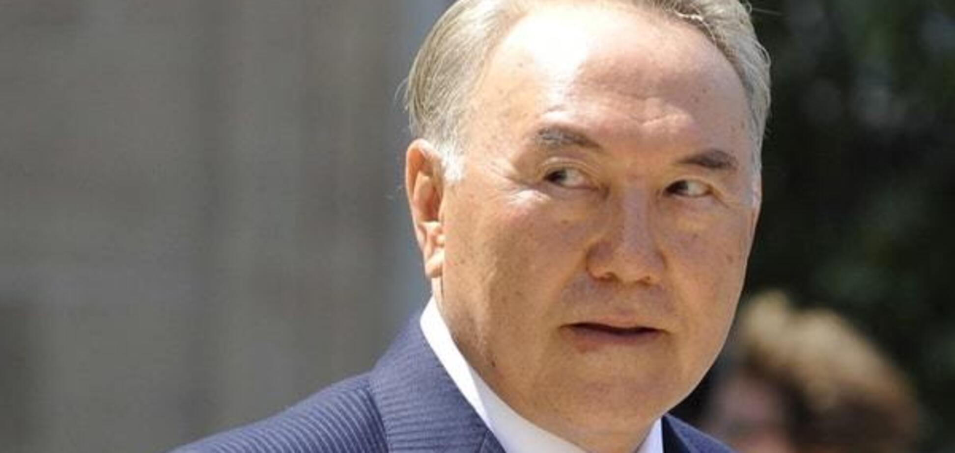 Ход конем: хитрый Назарбаев попросил помощи у всех, кроме Путина