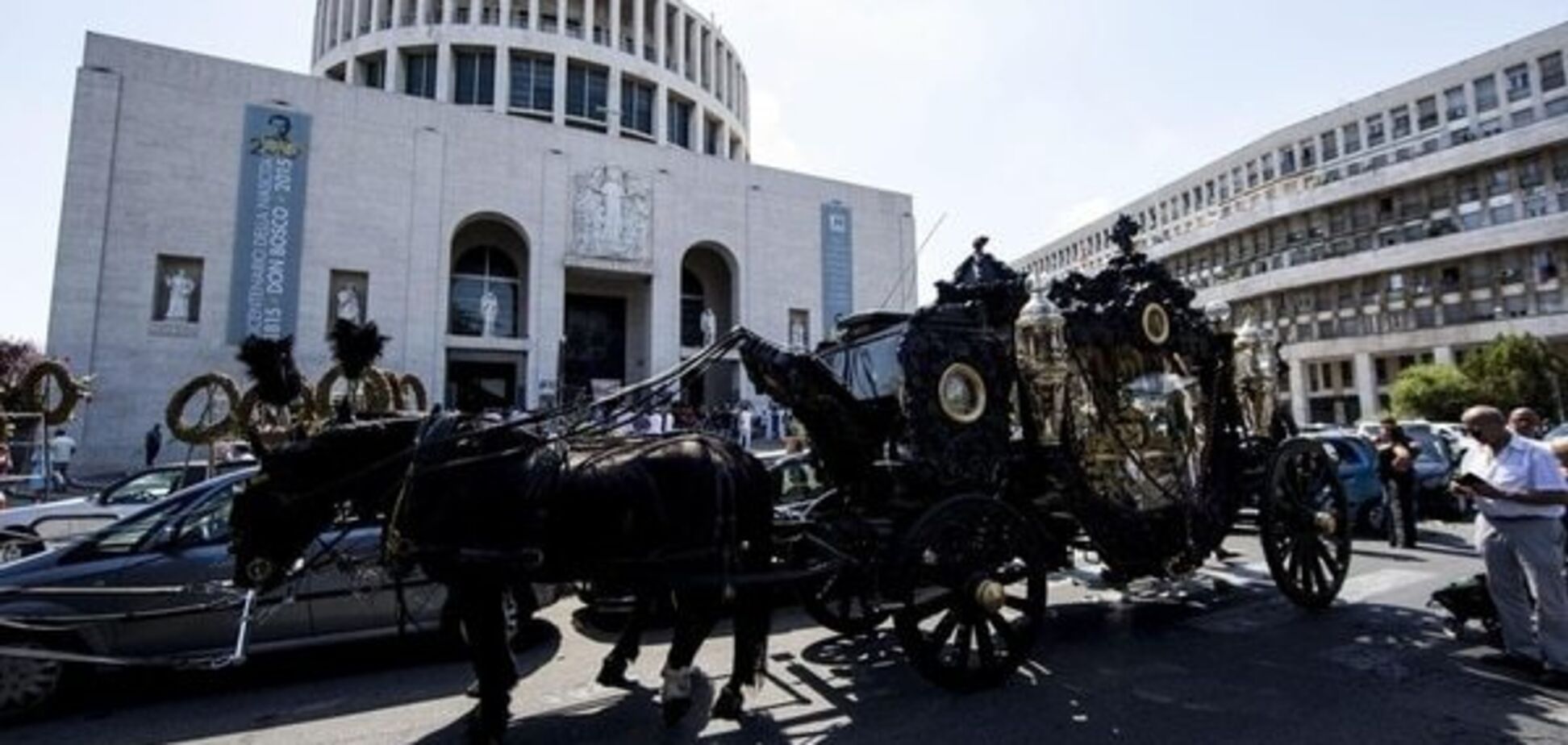 Завоевал Рим, завоюешь и рай: в Италии скандал из-за похорон босса мафии