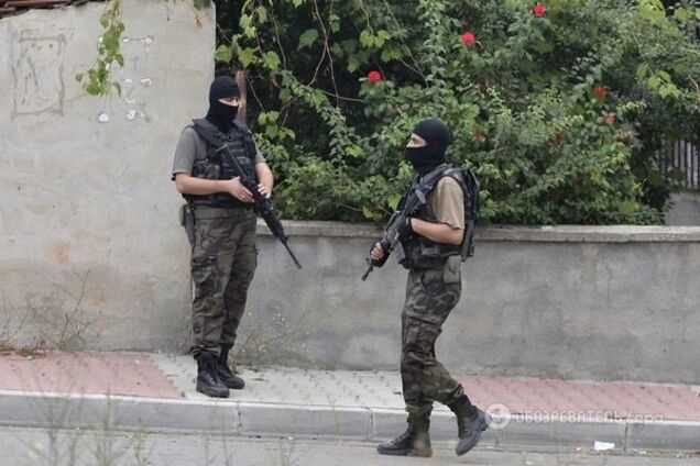 В Стамбуле неизвестные обстреляли полицейский участок из автоматов