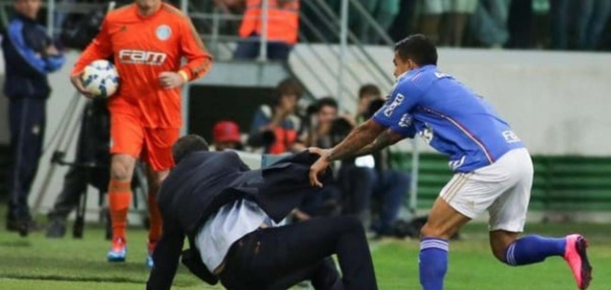 Бывший игрок 'Динамо' сломал тренеру руку: видео инцидента