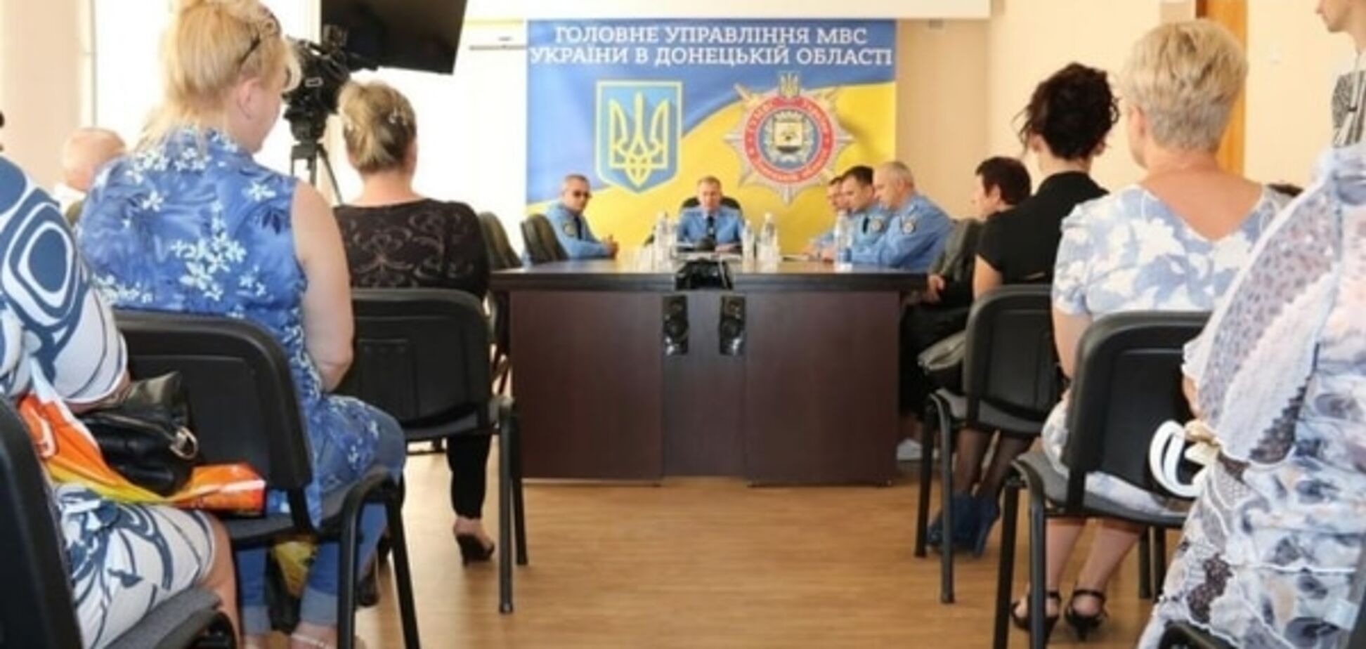 Деньги делят: Аброськин отчитал родственников погибших милиционеров за распри