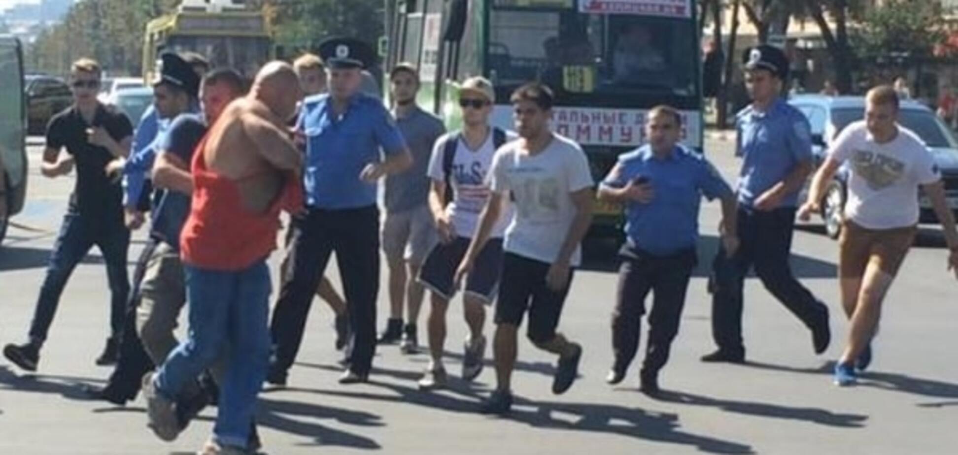 В Харькове избили мужчину в футболке с надписью 'СССР': фото- и видеофакт