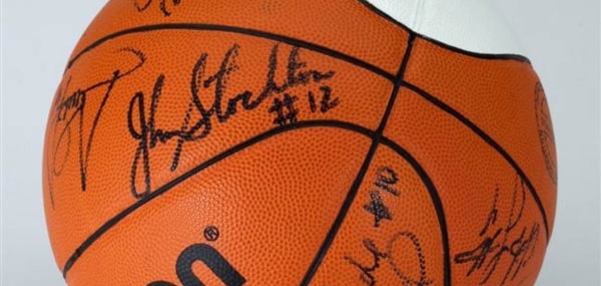 Унікальний баскетбольний м'яч продали за космічну суму