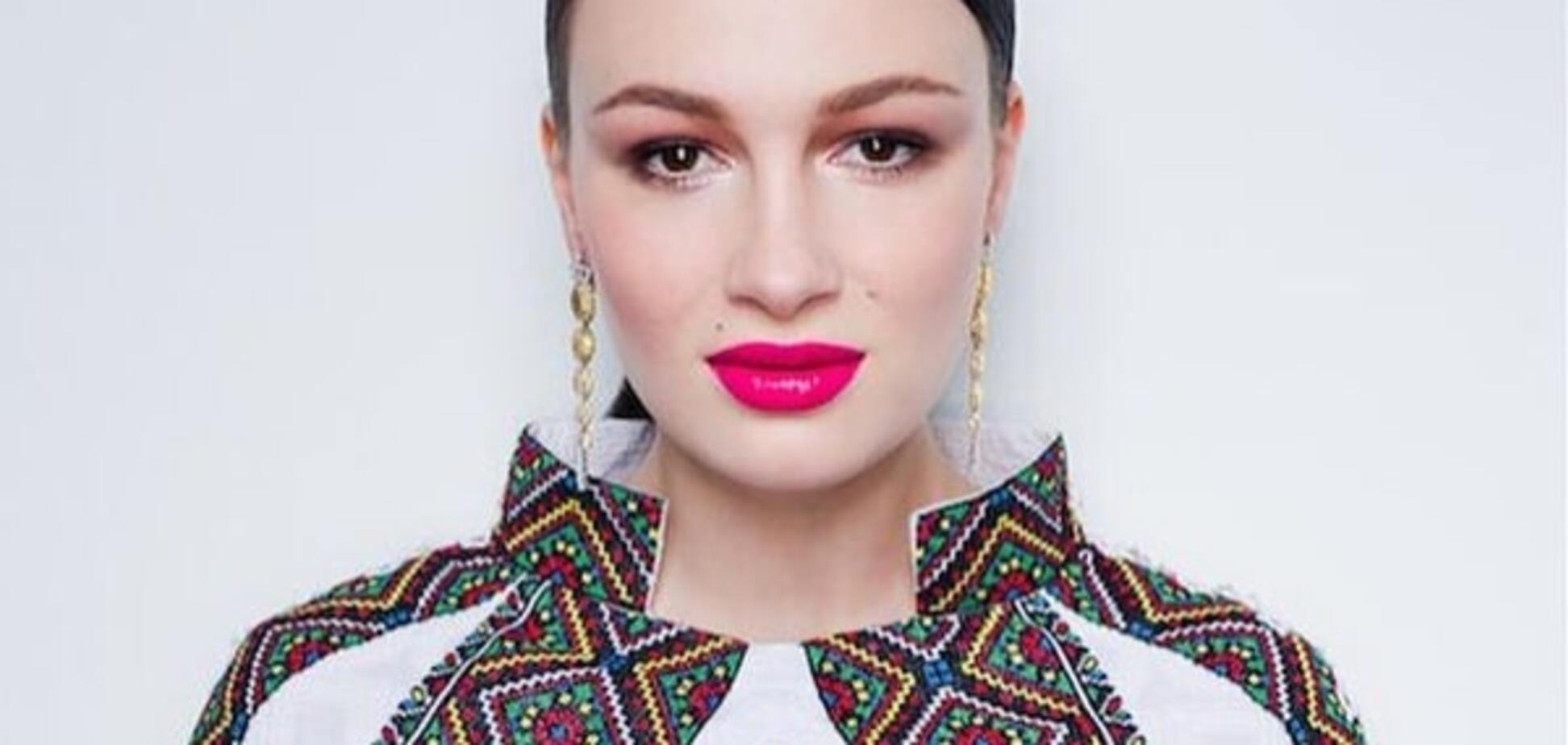 Патриотичный тренд: какие звезды 'засветились' в вышиванках. Фотофакты