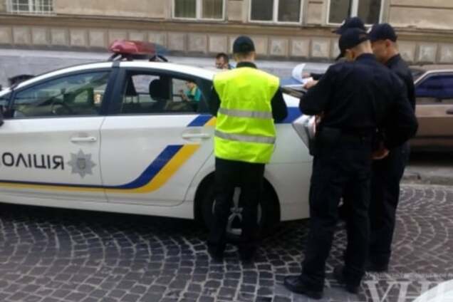 Во Львове полиция устроила ДТП на второй день работы: опубликованы фото