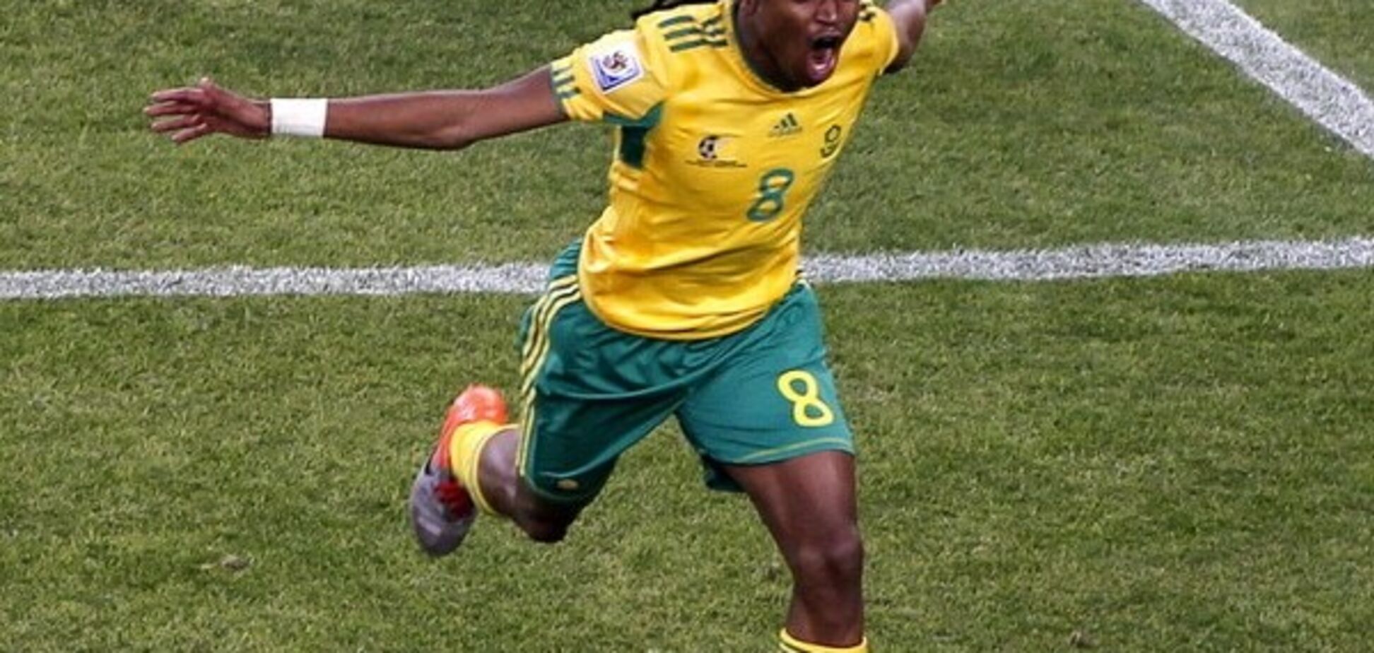 Африканский футболист забил сумасшедший гол в чемпионате ЮАР