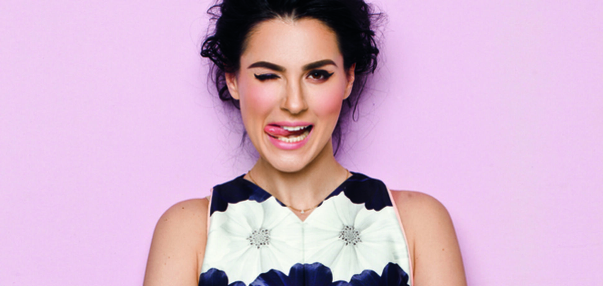 Красотка Ефросинина выложила яркое семейное фото с природы